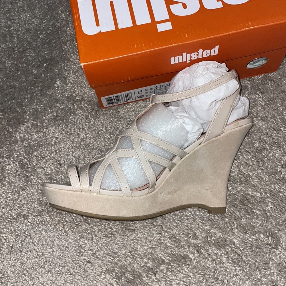 Unlisted nude wedges - Picture 2 of 3